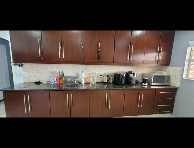 4 BEDROOM HOUSE FOR SALE IN BASSONIA